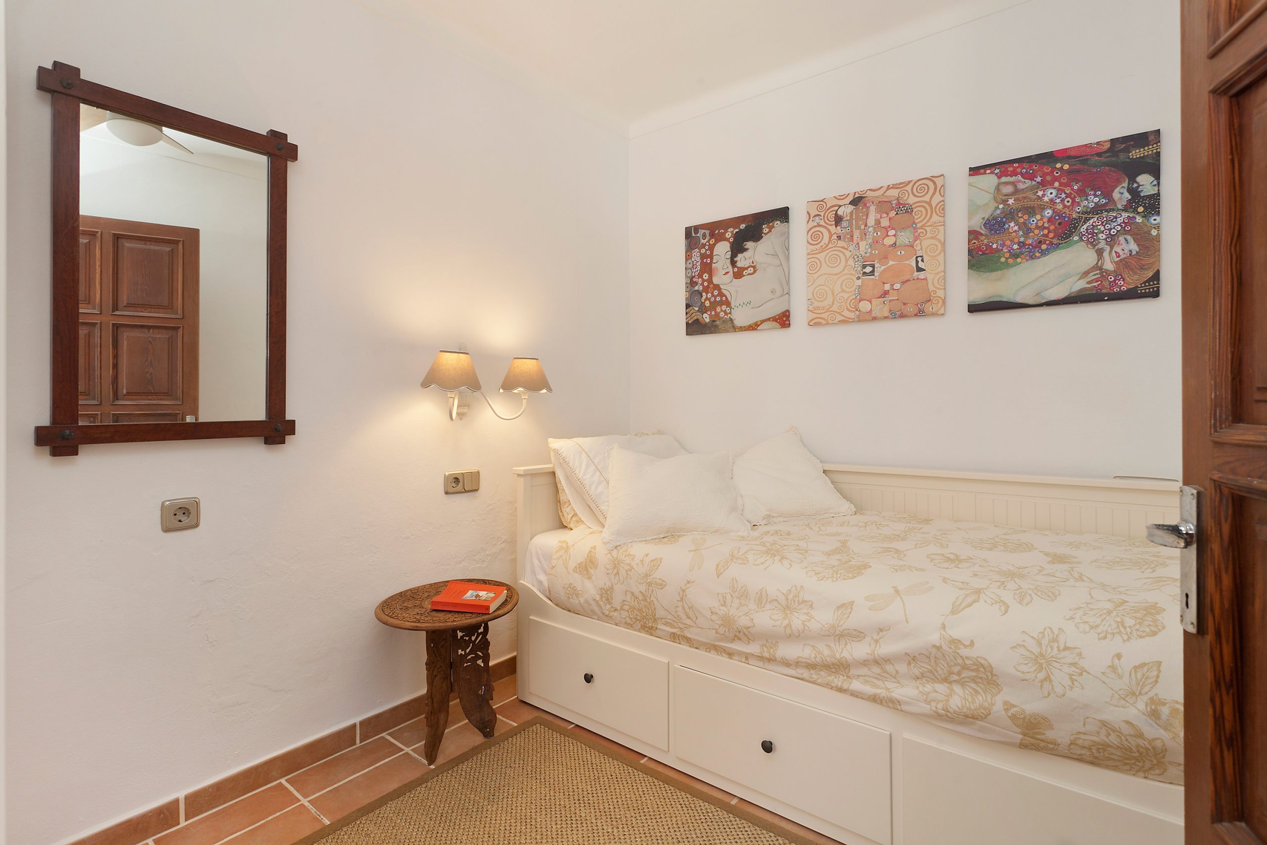 Groundfloor room